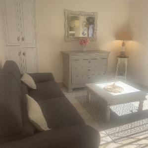 Charming one-bedroom apartment located in the heart of the village